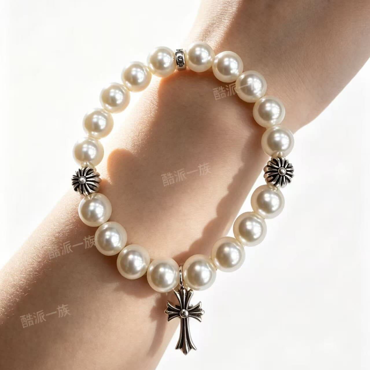 Chrome Hearts Elegant Pearl Bracelet with Cross Charm